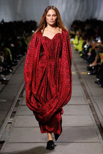 Look 19